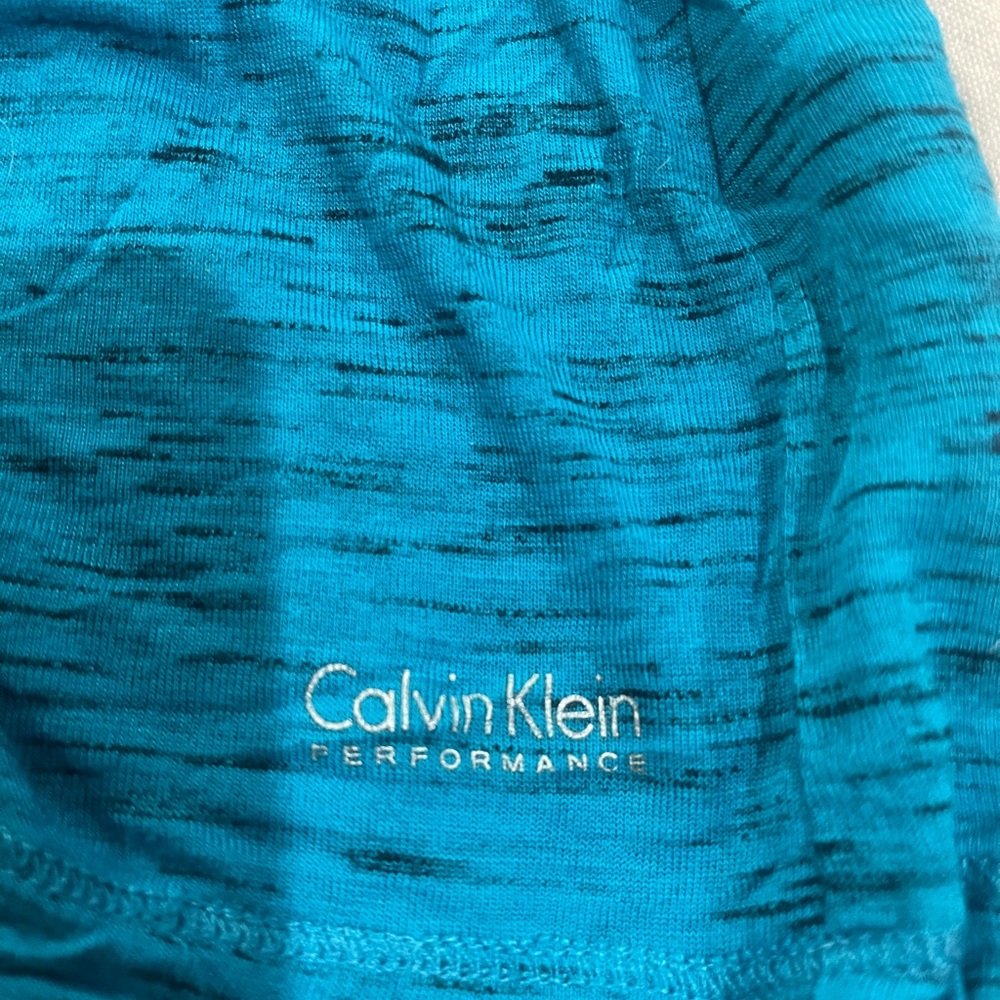 Calvin Klein performance Quick Dry hoodie Medium - Picture 4 of 4